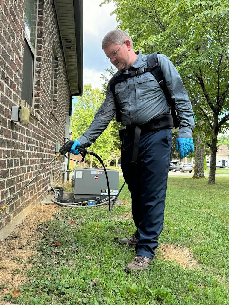 Professional spraying pest solution